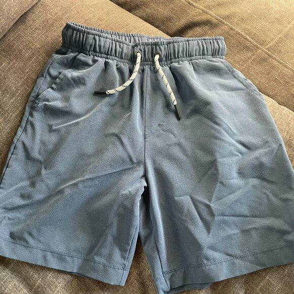 Vineyard Vines Boys Blue Performance Shorts Size Small - Picture 1 of 5